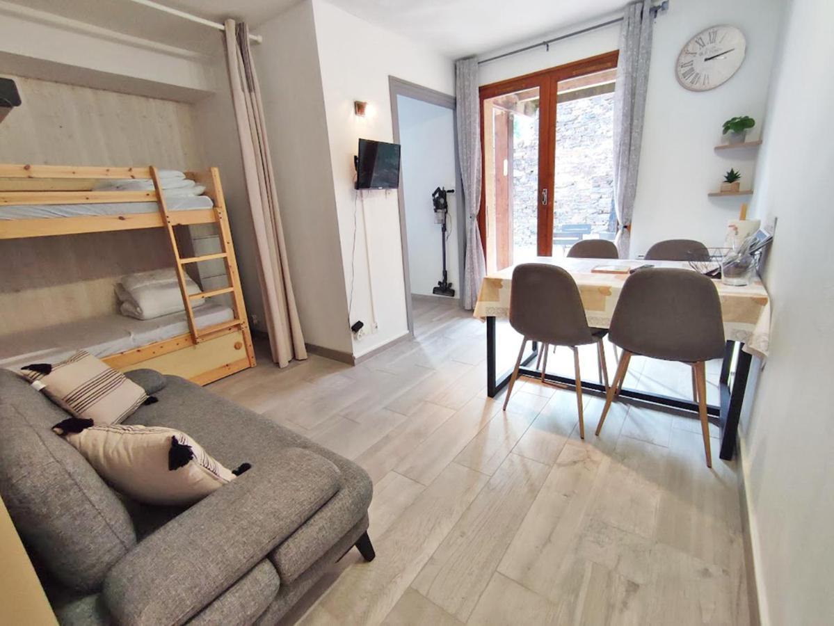 Le Reflet Des Montagnes, Studio, Centre Luchon, 4 Personnes Bagneres-de-Luchon Exterior foto